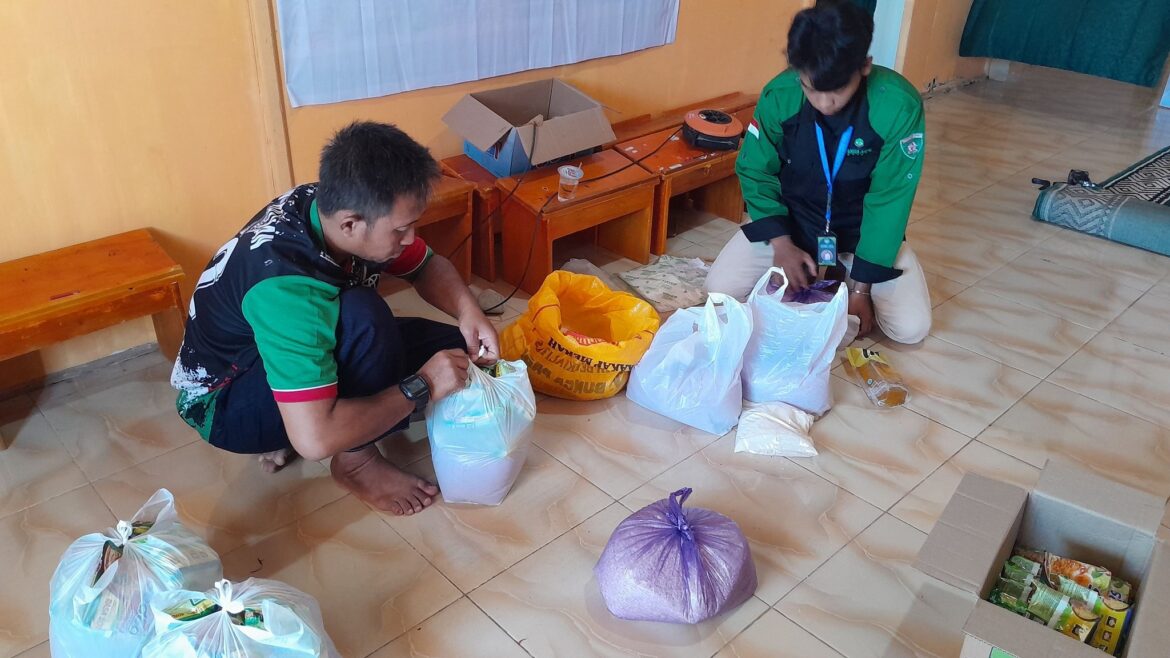 Siap Lakukan Santunan Guru Ngaji, YBA Lakukan Pengepakan Sembako