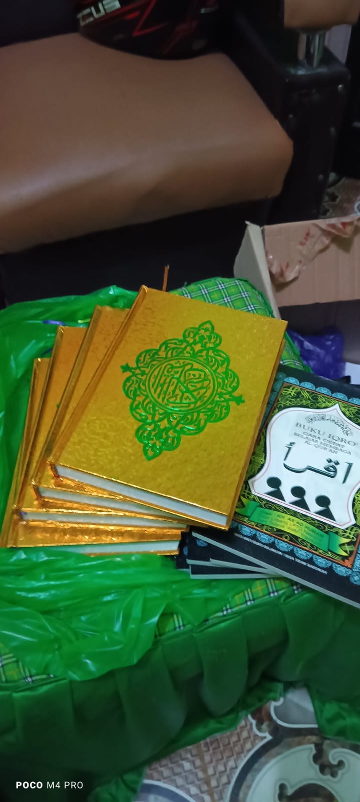 TPQ Bahasa Arab Banua Amal Terima Bantuan Al Qur’an dan Iqro dari Orang Tua Santri