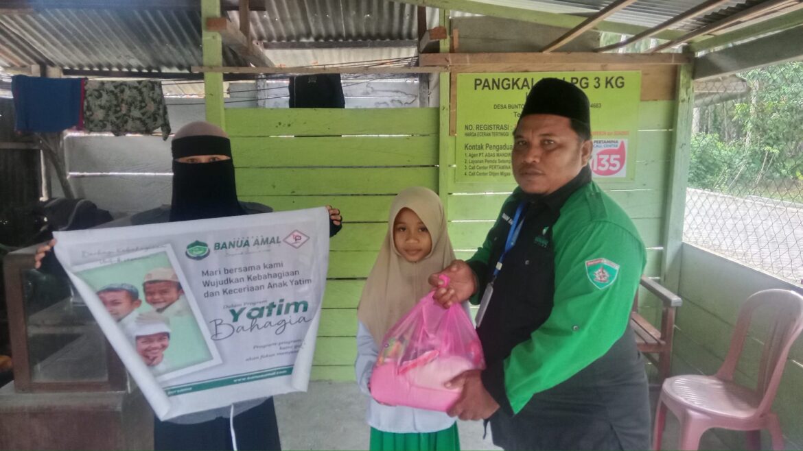 YAYASAN BANUA AMAL INDONESIA TOUNA LAKSANAKAN PROGRAM SANTUNAN ANAK YATIM DIDESA BUNTONGI