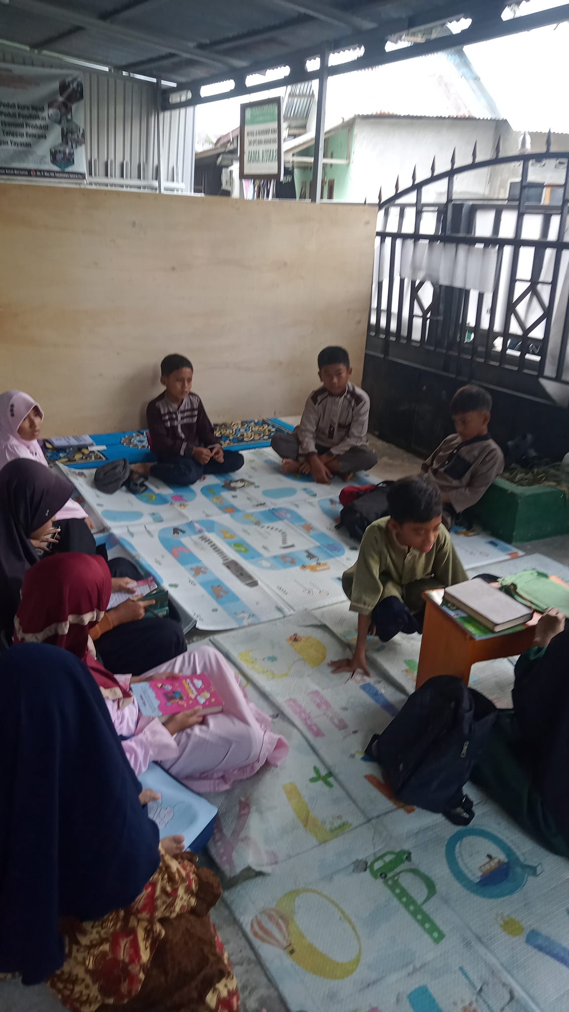 Santri TPQ Bahasa Arab Banua Amal Tetap Semangat Mengaji Meski Cuaca Mendung