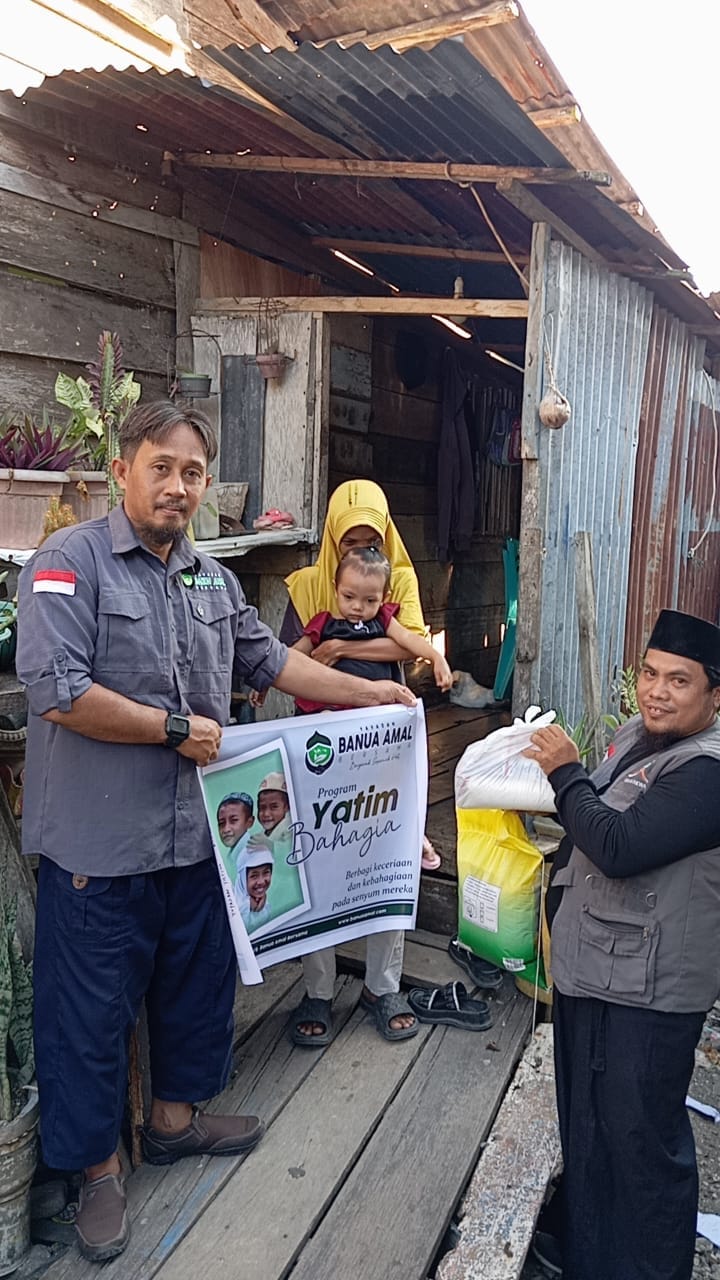 Yayasan Banua Amal Indonesia Bagikan Sembako kepada Anak Yatim dan Dhuafa di Kelurahan Bonesompe Poso